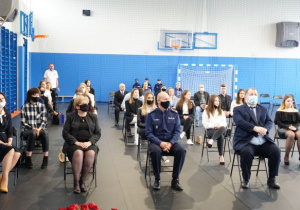 Zdjęcie przestawia zaproszonych gości: p.Beatę Stańczyk, p.Elżbietę Łojszczyk, p.Szymona Hermana, p.Mariusza Węgrzynowskiego