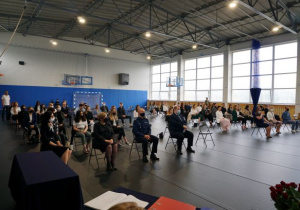Zdjęcie przestawia uczestników uroczystości