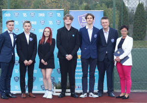 Nowy Zarząd Samorządu Uczniowskiego: Jakub Jędrzejewski, Piotr Mazur, Zuzanna Kośka, Filip Owczarek, Jan Krupiński, Łukasz Wojtaszek, Małgorzata Chrząszcz