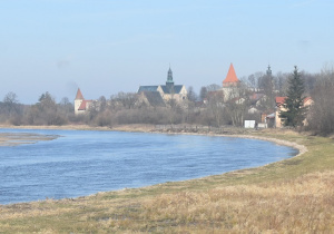 Widok na Podklasztorze od strony Sulejowa