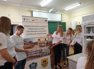 Spotkanie uczestników projektu z klasami pierwszymi