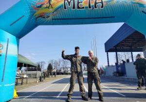 p.Piotr Dębicki i Oskar Kozłowski na mecie