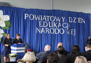 p.Elżbieta Łojszczyk- członek Zarządu Powiatu wraz z p.Agnieszką Dziedzic- dyrektor ZSP nr8