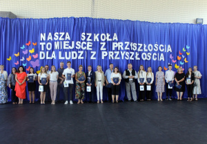 uczniowie, ze średnią ocen 4.75 i powyżej