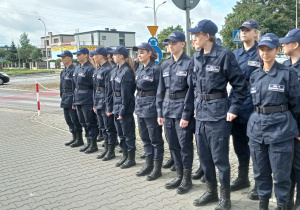 Młodzież klasy drugiej mundurowej na uroczystości Światowego Dnia Sybiraka