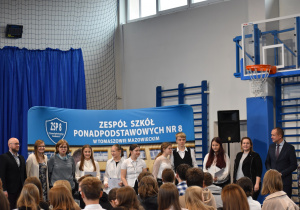 drużyna SP 8- II miejsce