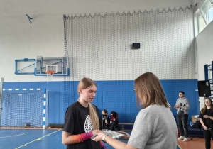 Nadia Kubryn odbiera nagrodę dla najlepszej zawodniczki