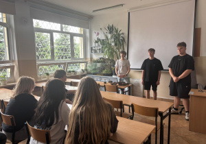 Uczniowie podczas mini wykładu