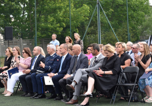 Dyrekcja ZSP 8 zaproszeni gości, rodzice oraz uczniowie szkoły