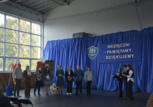 Nagrodzeni nauczyciele- złote pióra