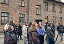 Uczniowie zwiedzający Muzuem