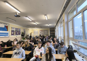 Uczniowie klas 4a, 4b, 4e