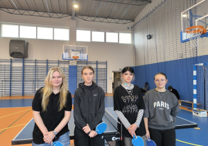 Finalistki Mistrzostw Szkoły w tenisie stołowym