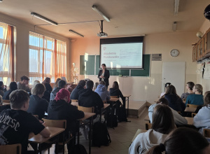 Spotkanie klas maturalnych z przedstawicielką Akademii Piotrkowskiej
