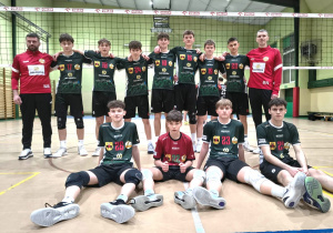 Zespół Lechii Tomaszów z uczniami ZSP nr 8 w składzie