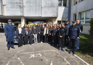 Młodzież z Komendantem Wojewódzkim