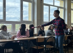 „Młodzi przy mikrofonie – warsztaty dziennikarskie”