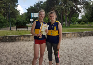 Mistrzostwa Powiatu w siatkówce plażowej - złote medale dla ZSP nr 8