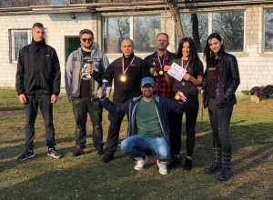 Puchar i medale w zawodach strzeleckich Puchar i medale w zawodach strzeleckich