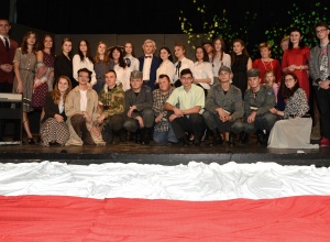 Teatr „Za kurtyną” w widowisku historyczno – muzycznym pt. „Szklane domy” Teatr „Za kurtyną” w widowisku historyczno – muzycznym pt. „Szklane domy”