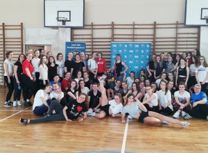Uczennice ZSP nr 8 tańczyły Zumbę Uczennice ZSP nr 8 tańczyły Zumbę